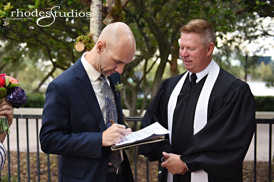 SC Officiant Glynn Ferguson at 310 Lakeside