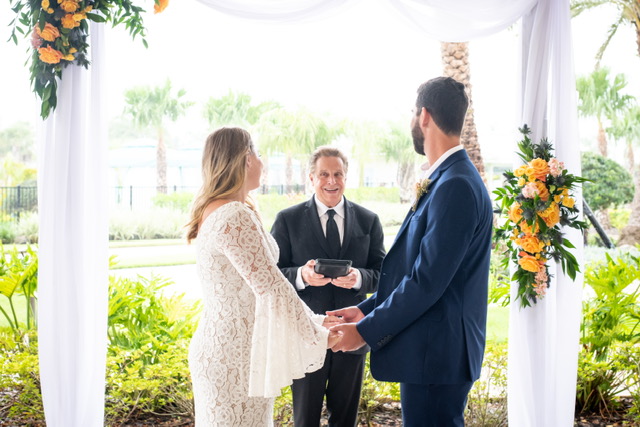 SC_Officiant Lon Tosi