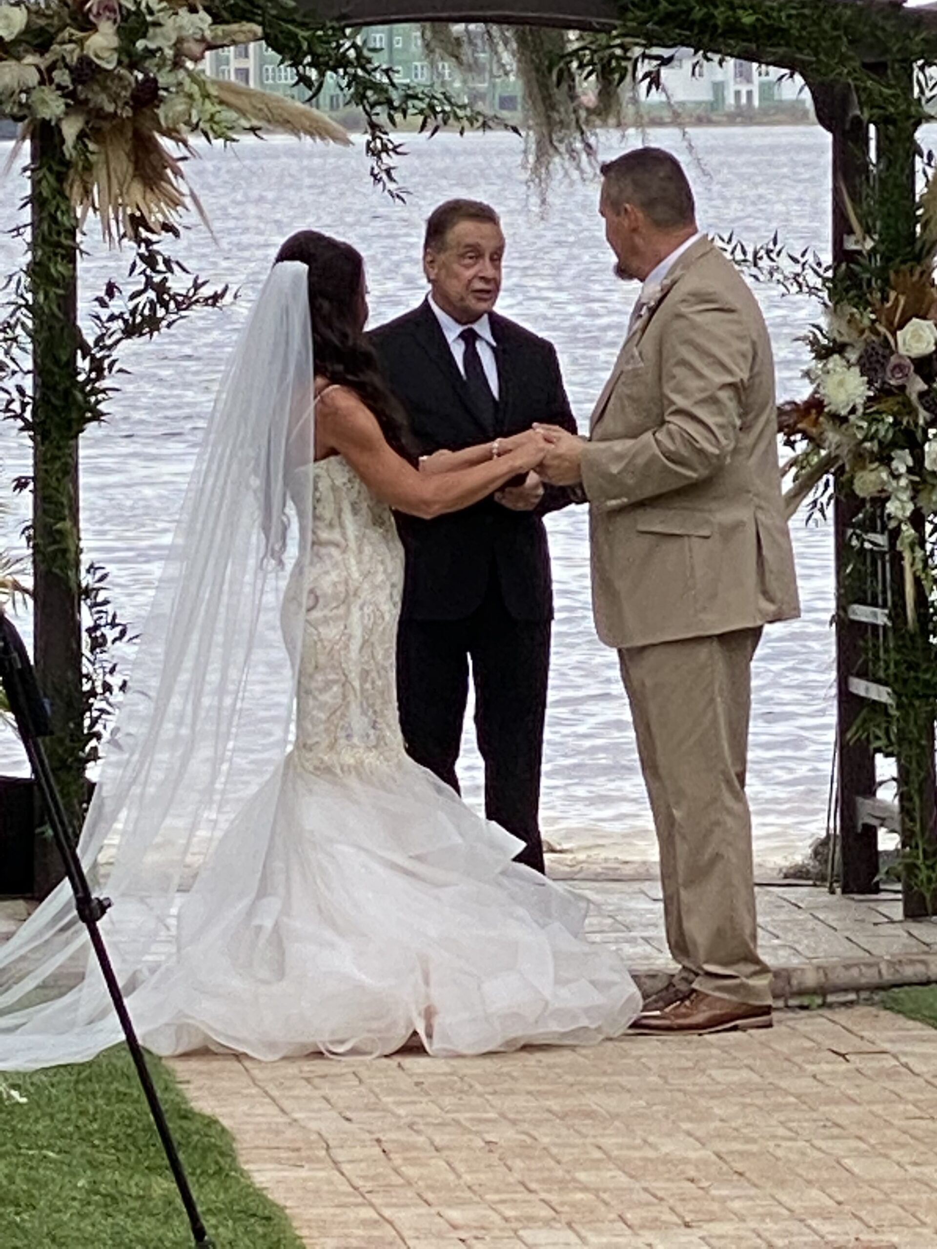 SC_Officiant Lon Tosi